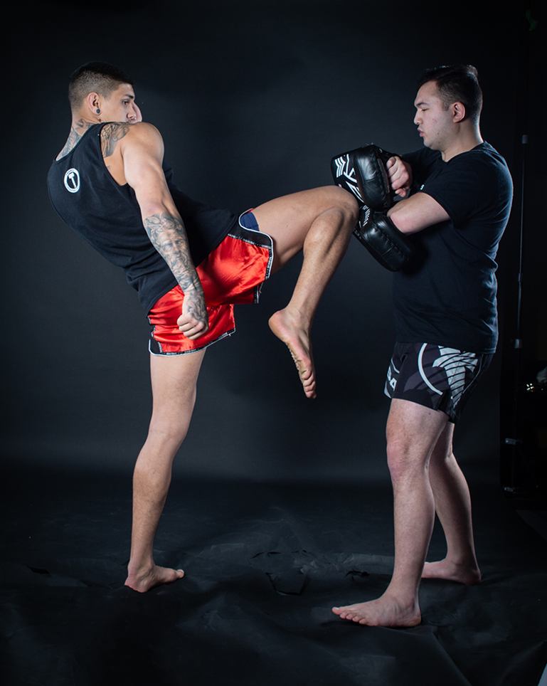 Valiente ANTES DE CRISTO. Avanzar Muay Thai / Kickboxing - FKP MMA Vancouver